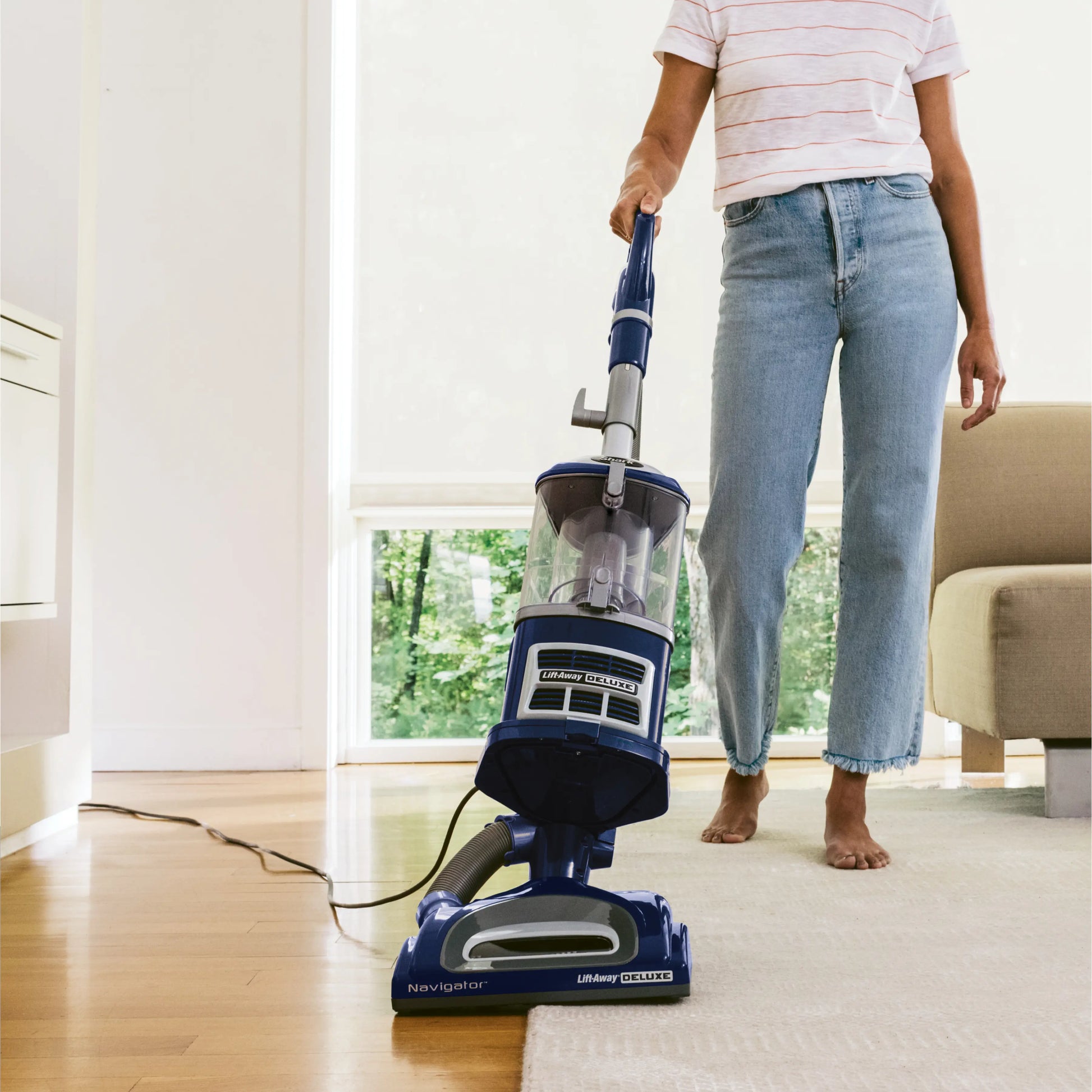 Shark Navigator Lift-Away Deluxe Upright Vacuum Perfect for Deep & Versatile Cleaning - NV360